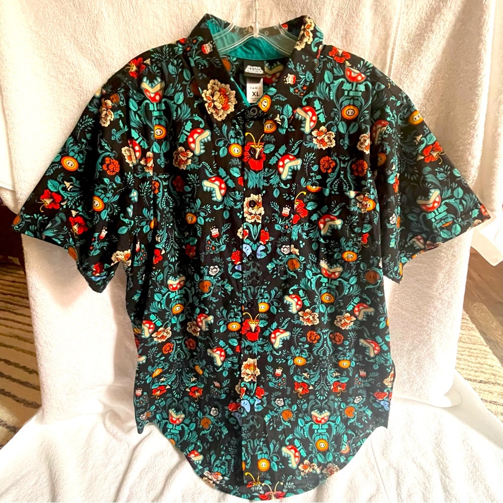 BoxLunch x Super Mario Men’s Button Down Short Sleeve Shirt